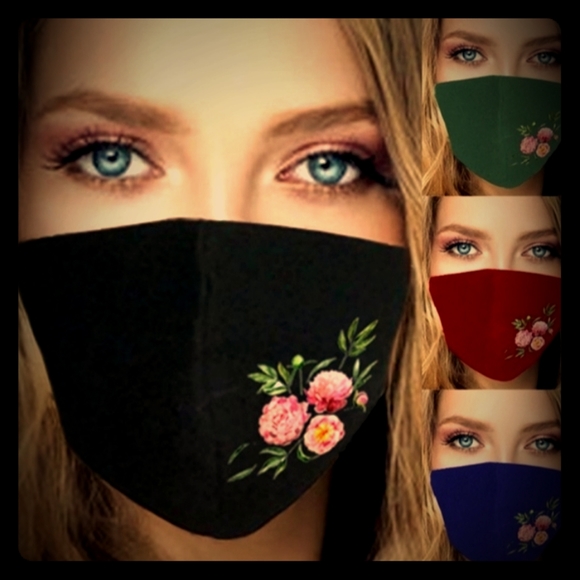 Mask with flowers - Picture 1 of 1